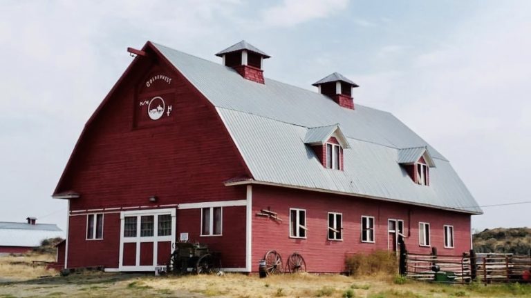 Spokane barn painting & restoration